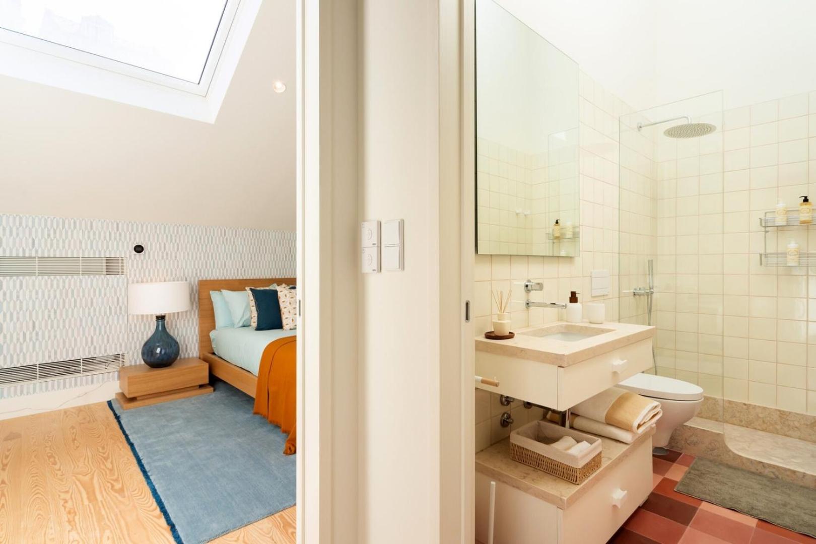 Pretty Penthouse On A Quiet St Close To Everything Apartment *