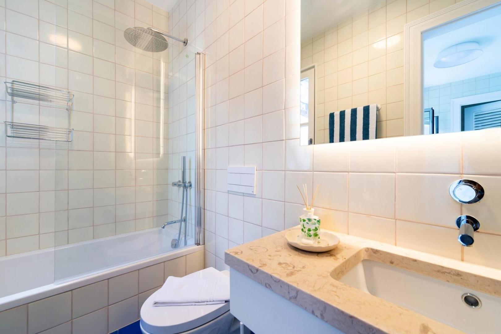 Pretty Penthouse On A Quiet St Close To Everything Lissabon
